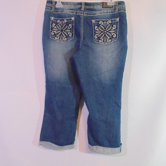 Earl Jeans Capris Size 8 - Picture 3 of 5